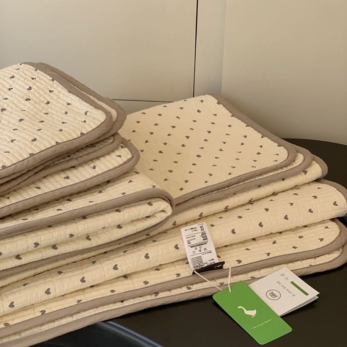 91家纺网 家纺一手货源 找家纺 汇庭 2025新款亲肤舒适全棉纯棉床盖三件套 卡卡爱心