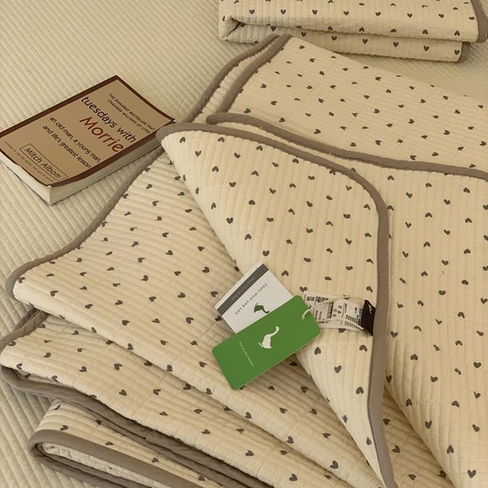 91家纺网 家纺一手货源 找家纺 汇庭 2025新款亲肤舒适全棉纯棉床盖三件套 卡卡爱心