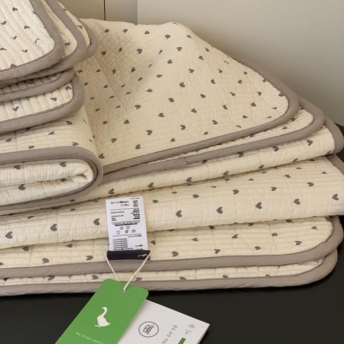 91家纺网 家纺一手货源 找家纺 汇庭 2025新款亲肤舒适全棉纯棉床盖三件套 卡卡爱心