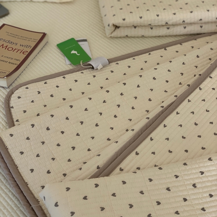 91家纺网 家纺一手货源 找家纺 汇庭 2025新款亲肤舒适全棉纯棉床盖三件套 卡卡爱心