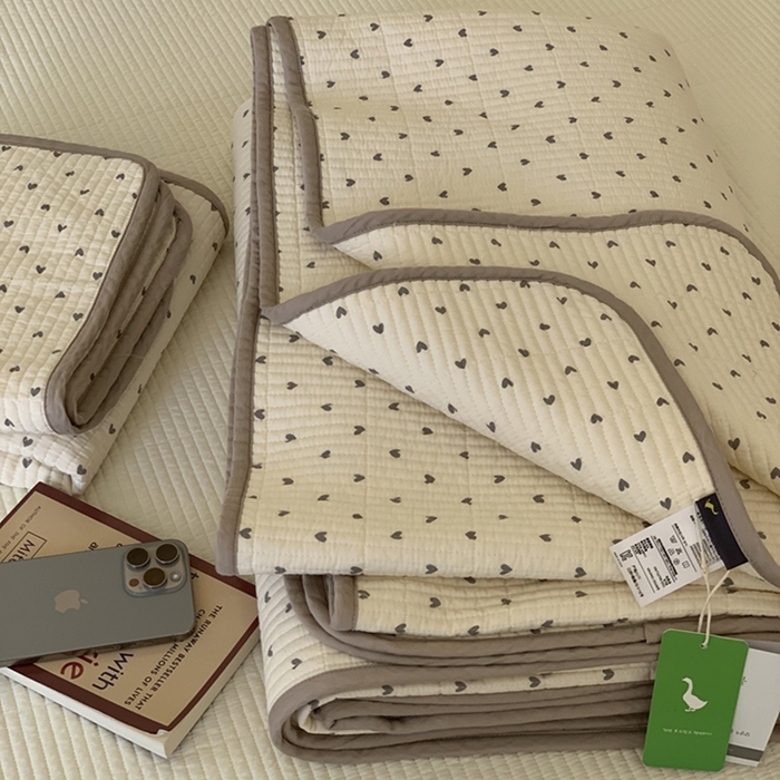 91家纺网 家纺一手货源 找家纺 汇庭 2025新款亲肤舒适全棉纯棉床盖三件套 卡卡爱心