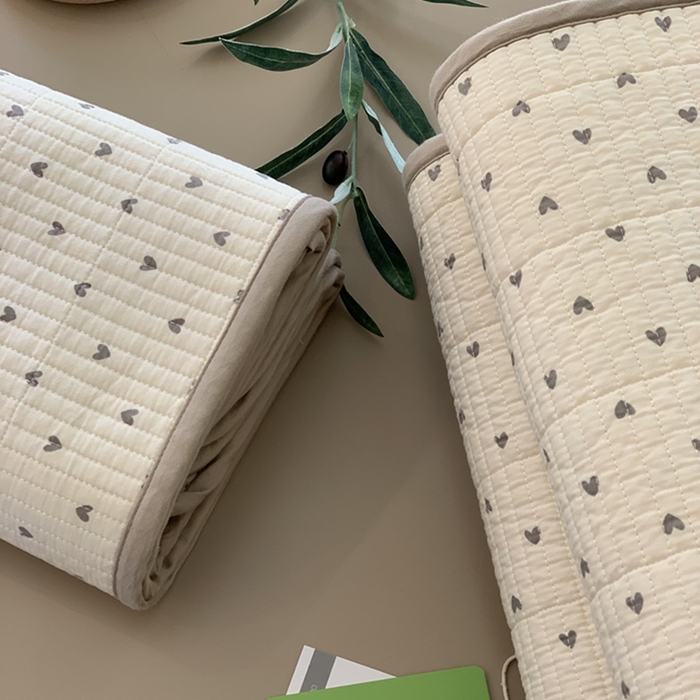 91家纺网 家纺一手货源 找家纺 汇庭 2025新款亲肤舒适全棉纯棉床盖三件套 卡卡爱心