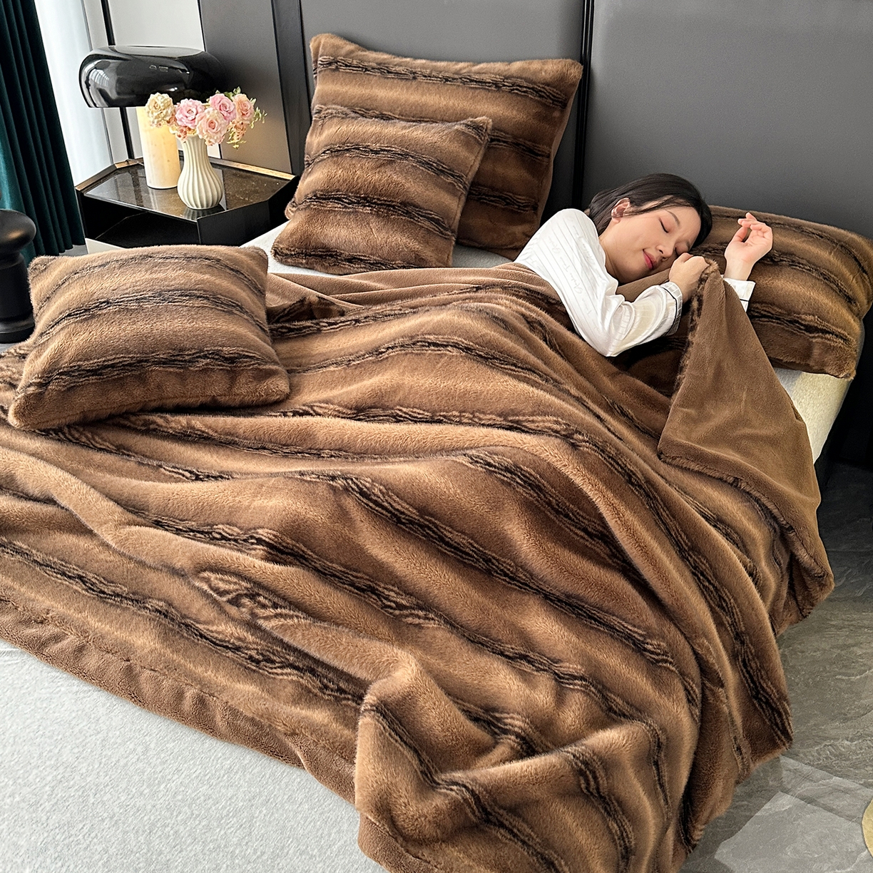 91家纺网 家纺一手货源 找家纺 （总）悦织湾家纺 2025新款轻奢大金狐貂绒毯云锦绒毛毯仿裘皮毯加厚保暖高品高质顺滑长毛绒盖毯毯子