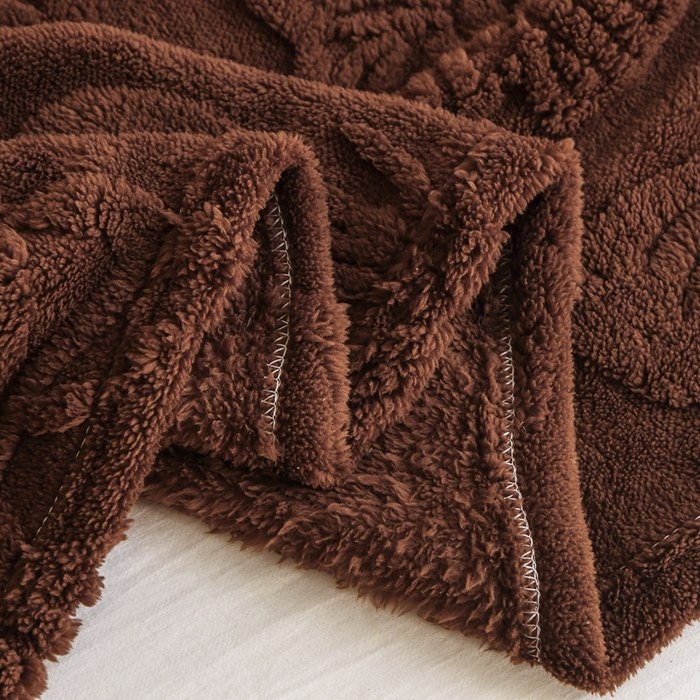 91家纺网 家纺一手货源 找家纺 栩裕纺织 2024新款蝴蝶提花卷边款多功能毛毯 红咖-卷边款