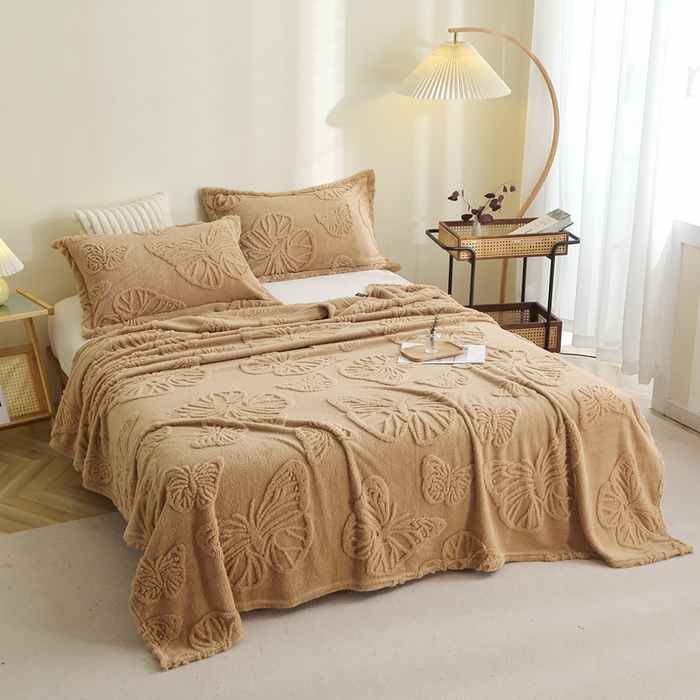 91家纺网 家纺一手货源 找家纺 栩裕纺织 2024新款蝴蝶提花卷边款多功能毛毯 咖色-卷边款