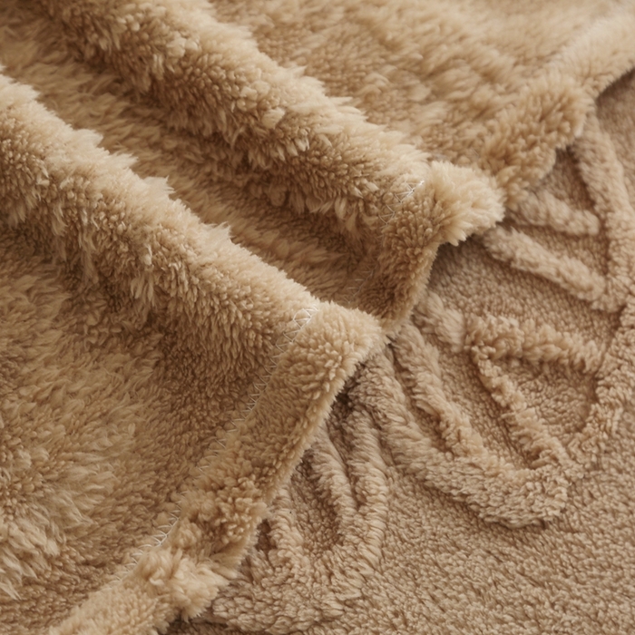 91家纺网 家纺一手货源 找家纺 栩裕纺织 2024新款蝴蝶提花卷边款多功能毛毯 咖色-卷边款