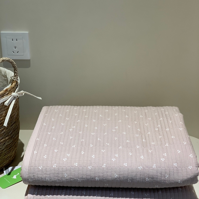 91家纺网 家纺一手货源 找家纺 汇庭 2025新款亲肤舒适全棉纯棉床盖三件套 樱桃粉