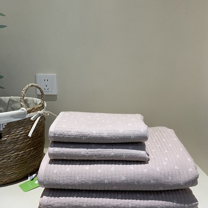 91家纺网 家纺一手货源 找家纺 汇庭 2025新款亲肤舒适全棉纯棉床盖三件套 樱桃粉