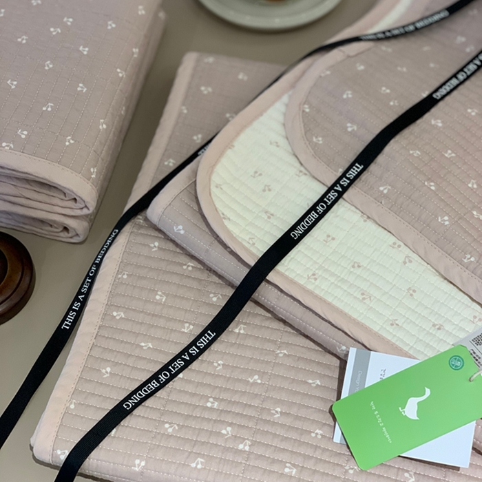 91家纺网 家纺一手货源 找家纺 汇庭 2025新款亲肤舒适全棉纯棉床盖三件套 樱桃粉