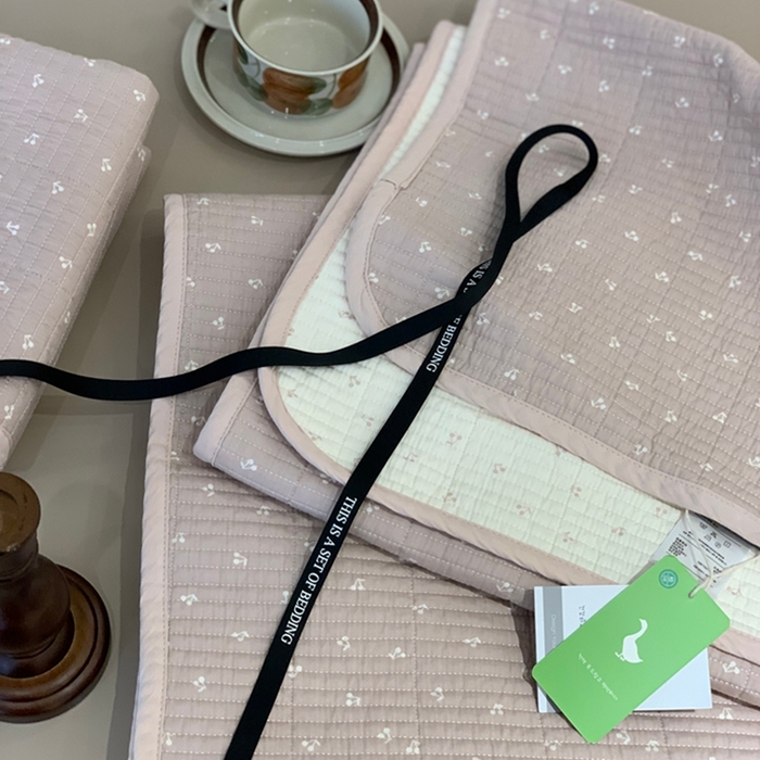 91家纺网 家纺一手货源 找家纺 汇庭 2025新款亲肤舒适全棉纯棉床盖三件套 樱桃粉