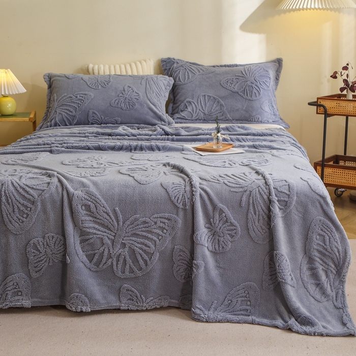 91家纺网 家纺一手货源 找家纺 栩裕纺织 2024新款蝴蝶提花卷边款多功能毛毯 蓝灰-卷边款