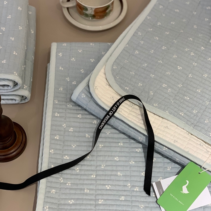 91家纺网 家纺一手货源 找家纺 汇庭 2025新款亲肤舒适全棉纯棉床盖三件套 樱桃蓝