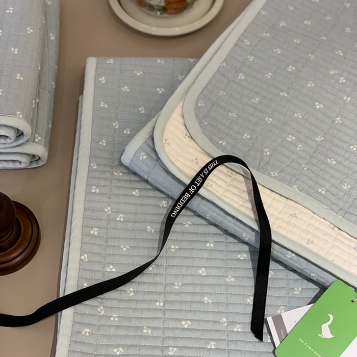 91家纺网 家纺一手货源 找家纺 汇庭 2025新款亲肤舒适全棉纯棉床盖三件套 樱桃蓝