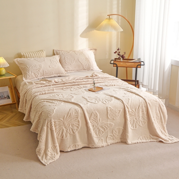 91家纺网 家纺一手货源 找家纺 栩裕纺织 2024新款蝴蝶提花卷边款多功能毛毯 米杏色-卷边款