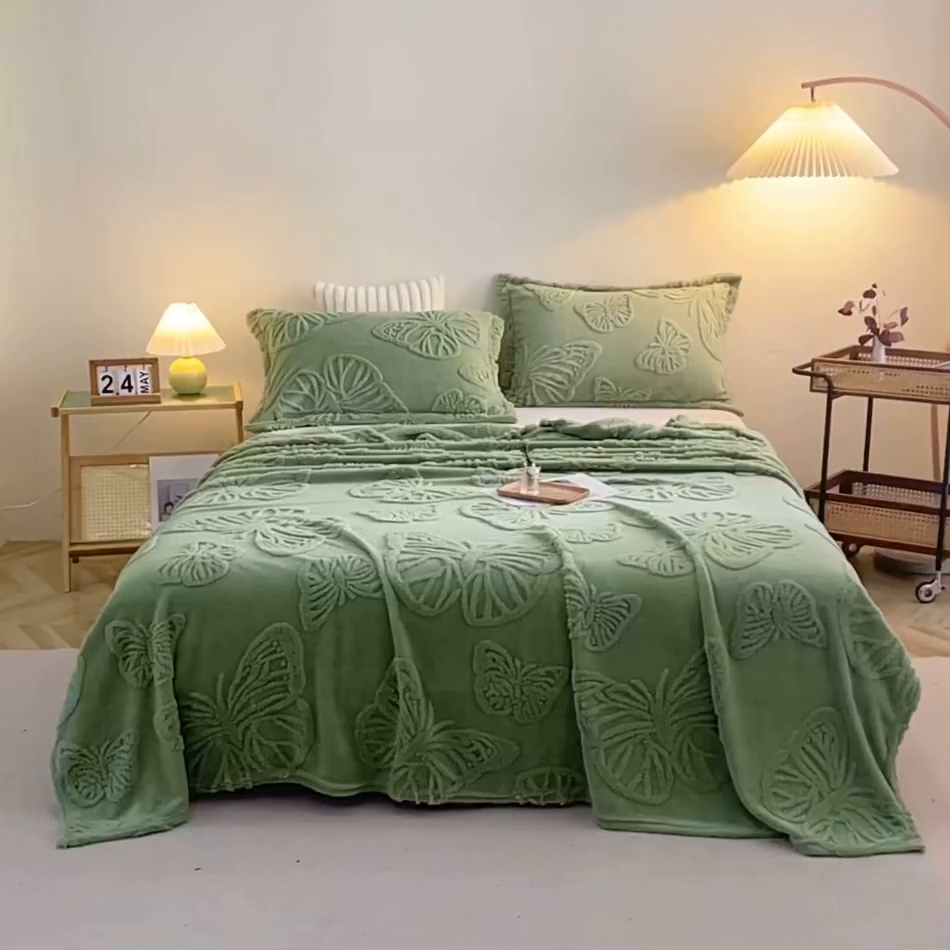 91家纺网 家纺一手货源 找家纺 栩裕纺织 2024新款蝴蝶提花卷边款多功能毛毯 抹茶绿-卷边款