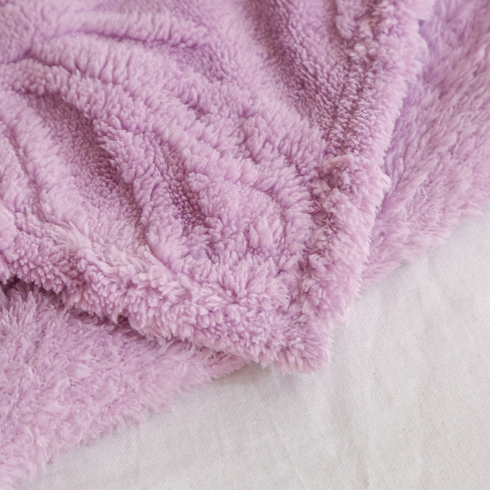91家纺网 家纺一手货源 找家纺 栩裕纺织 2024新款蝴蝶提花卷边款多功能毛毯 莫奈紫-卷边款