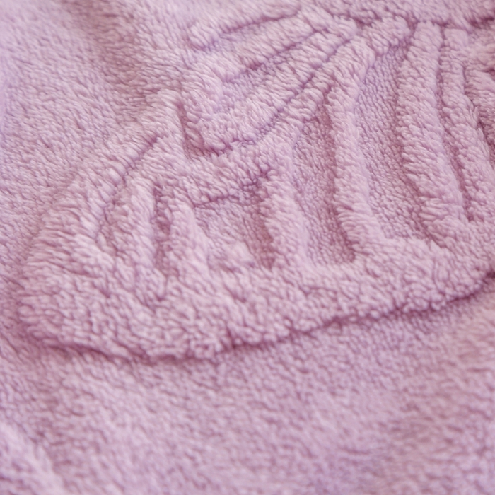 91家纺网 家纺一手货源 找家纺 栩裕纺织 2024新款蝴蝶提花卷边款多功能毛毯 莫奈紫-卷边款