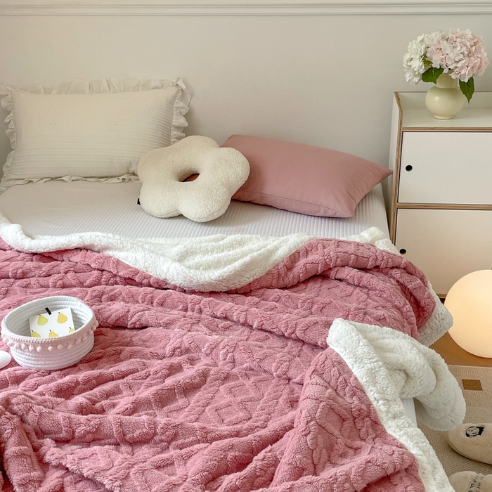 91家纺网 家纺一手货源 找家纺 栩裕纺织2025新款塔夫绒&羊羔绒毛毯家用毯子 塔夫绒-豆沙粉