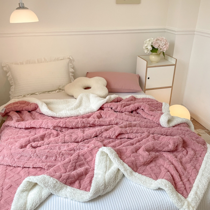 91家纺网 家纺一手货源 找家纺 栩裕纺织2025新款塔夫绒&羊羔绒毛毯家用毯子 塔夫绒-豆沙粉