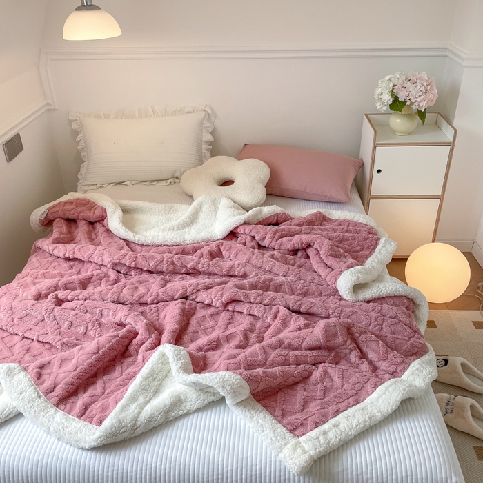 91家纺网 家纺一手货源 找家纺 栩裕纺织2025新款塔夫绒&羊羔绒毛毯家用毯子 塔夫绒-豆沙粉