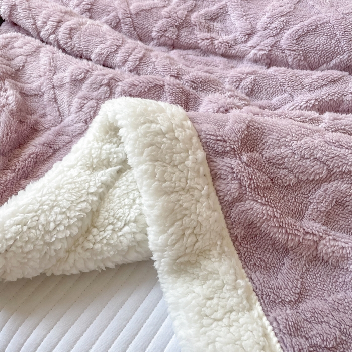 91家纺网 家纺一手货源 找家纺 栩裕纺织2025新款塔夫绒&羊羔绒毛毯家用毯子 塔夫绒-豆沙紫