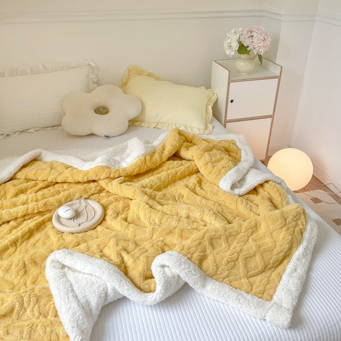 91家纺网 家纺一手货源 找家纺 栩裕纺织2025新款塔夫绒&羊羔绒毛毯家用毯子 塔夫绒-黄