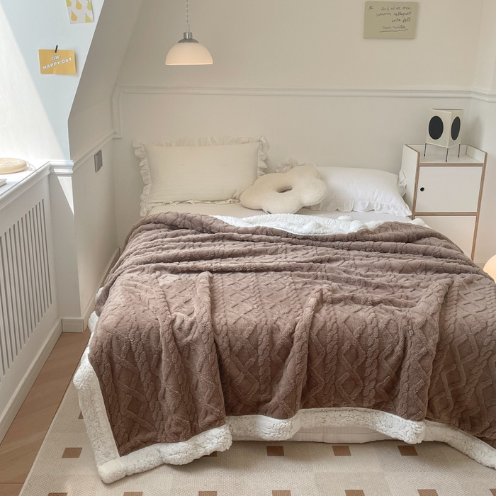 91家纺网 家纺一手货源 找家纺 栩裕纺织2025新款塔夫绒&羊羔绒毛毯家用毯子 塔夫绒-咖