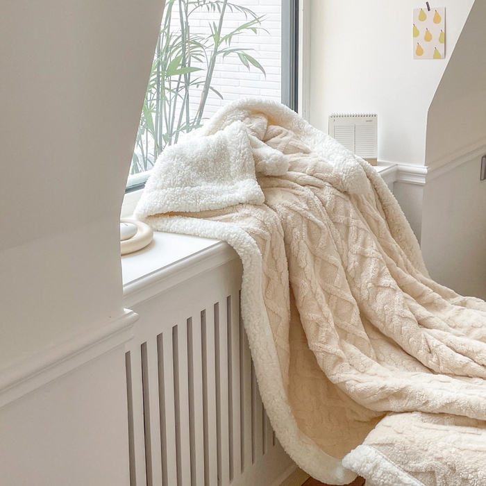 91家纺网 家纺一手货源 找家纺 栩裕纺织2025新款塔夫绒&羊羔绒毛毯家用毯子 塔夫绒-奶白