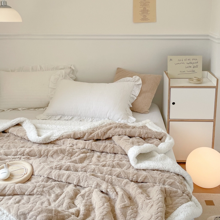 91家纺网 家纺一手货源 找家纺 栩裕纺织2025新款塔夫绒&羊羔绒毛毯家用毯子 塔夫绒-浅咖