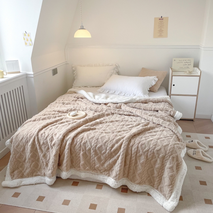 91家纺网 家纺一手货源 找家纺 栩裕纺织2025新款塔夫绒&羊羔绒毛毯家用毯子 塔夫绒-浅咖