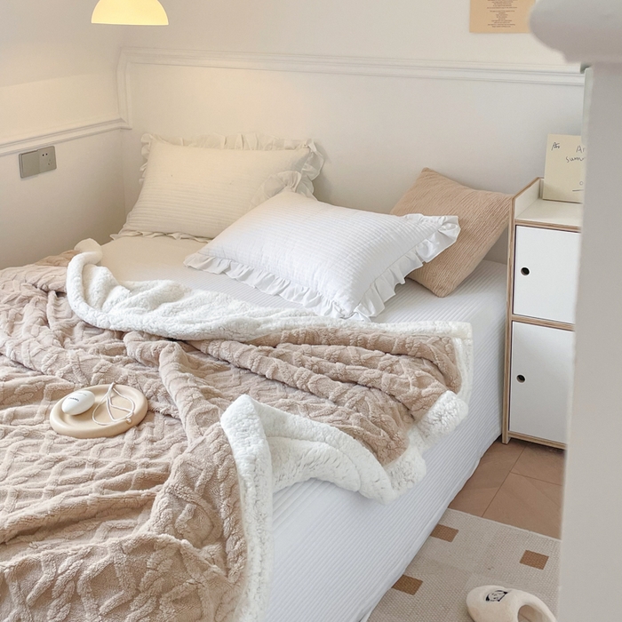 91家纺网 家纺一手货源 找家纺 栩裕纺织2025新款塔夫绒&羊羔绒毛毯家用毯子 塔夫绒-浅咖