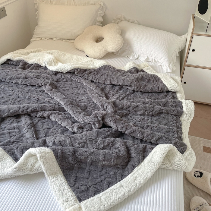 91家纺网 家纺一手货源 找家纺 栩裕纺织2025新款塔夫绒&羊羔绒毛毯家用毯子 塔夫绒-绅士灰