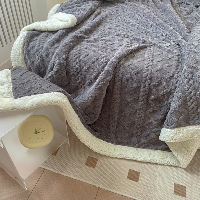 91家纺网 家纺一手货源 找家纺 栩裕纺织2025新款塔夫绒&羊羔绒毛毯家用毯子 塔夫绒-绅士灰