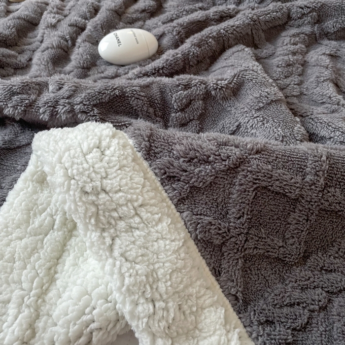 91家纺网 家纺一手货源 找家纺 栩裕纺织2025新款塔夫绒&羊羔绒毛毯家用毯子 塔夫绒-绅士灰