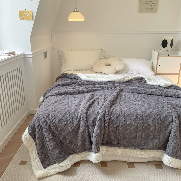 91家纺网 家纺一手货源 找家纺 栩裕纺织2025新款塔夫绒&羊羔绒毛毯家用毯子 塔夫绒-绅士灰