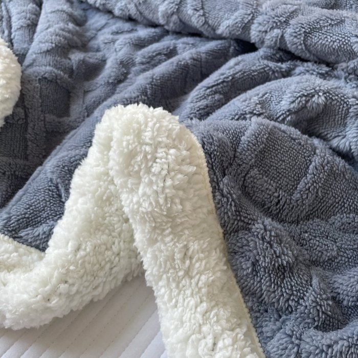 91家纺网 家纺一手货源 找家纺 栩裕纺织2025新款塔夫绒&羊羔绒毛毯家用毯子 塔夫绒-星空蓝