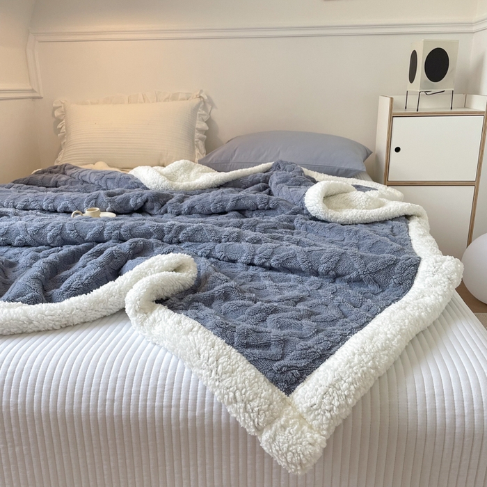 91家纺网 家纺一手货源 找家纺 栩裕纺织2025新款塔夫绒&羊羔绒毛毯家用毯子 塔夫绒-星空蓝