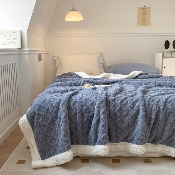 91家纺网 家纺一手货源 找家纺 栩裕纺织2025新款塔夫绒&羊羔绒毛毯家用毯子 塔夫绒-星空蓝