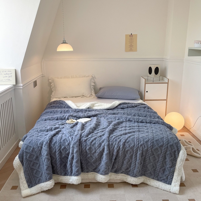 91家纺网 家纺一手货源 找家纺 栩裕纺织2025新款塔夫绒&羊羔绒毛毯家用毯子 塔夫绒-星空蓝