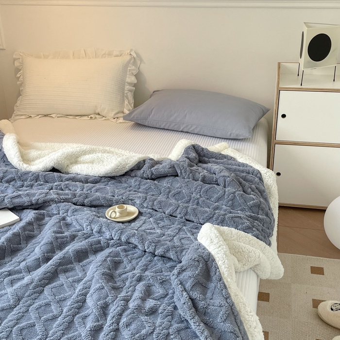 91家纺网 家纺一手货源 找家纺 栩裕纺织2025新款塔夫绒&羊羔绒毛毯家用毯子 塔夫绒-星空蓝