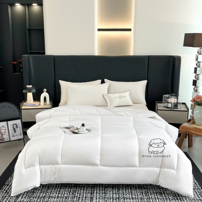 91家纺网 家纺一手货源 找家纺 爱宝被业 2025新款亲肤舒适A类100%羊毛填充亲肤棉羊毛被被子被芯 方格款白色