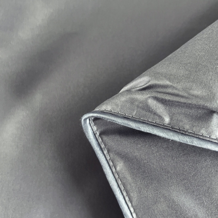 91家纺网 家纺一手货源 找家纺 爱宝被业 2025新款亲肤舒适A类100%羊毛填充亲肤棉羊毛被被子被芯 方格款灰色