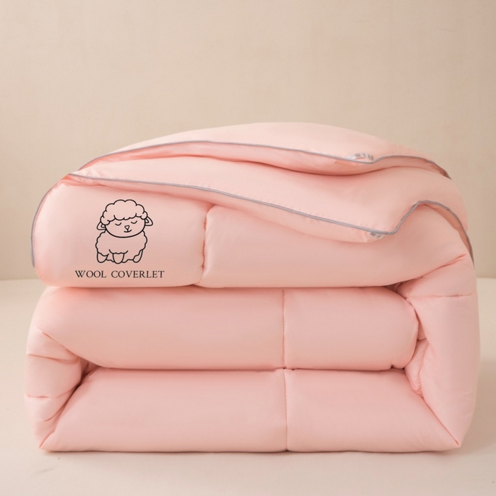 91家纺网 家纺一手货源 找家纺 爱宝被业 2025新款亲肤舒适A类100%羊毛填充亲肤棉羊毛被被子被芯 方格款粉玉色