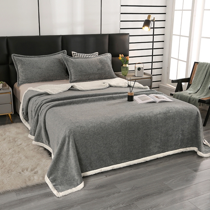 91家纺网 家纺一手货源 找家纺 栩裕纺织 2025新款富贵绒羊羔绒多功能毛毯盖毯 灰色