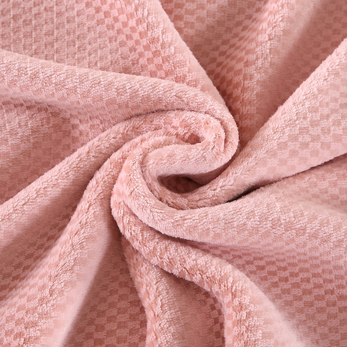 91家纺网 家纺一手货源 找家纺 栩裕纺织 2025新款锦绒提花牛奶绒毛毯法兰绒毯子 樱花粉