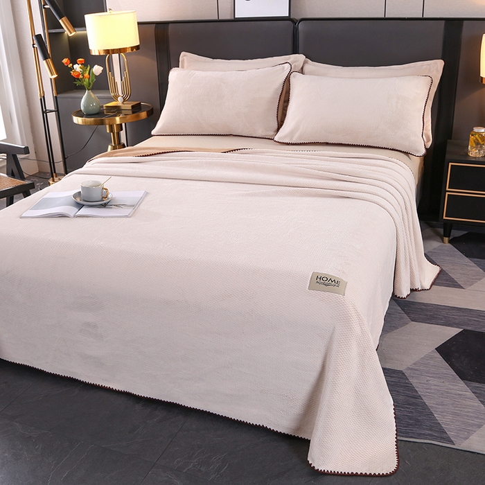 91家纺网 家纺一手货源 找家纺 栩裕纺织 2025新款锦绒提花牛奶绒毛毯法兰绒毯子 奶油白