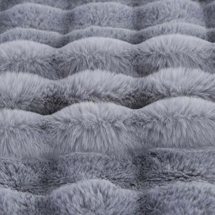 91家纺网 家纺一手货源 找家纺 栩裕纺织 2025新款纯色托斯卡纳兔毛大泡泡绒毛毯 湖蓝