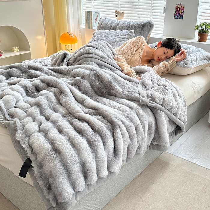 91家纺网 家纺一手货源 找家纺 栩裕纺织 2025新款双面波斯绒罗马柱毛毯 炫彩灰