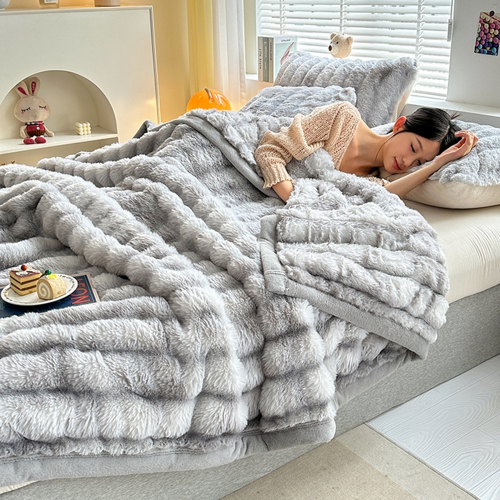 91家纺网 家纺一手货源 找家纺 栩裕纺织 2025新款双面波斯绒罗马柱毛毯 炫彩灰