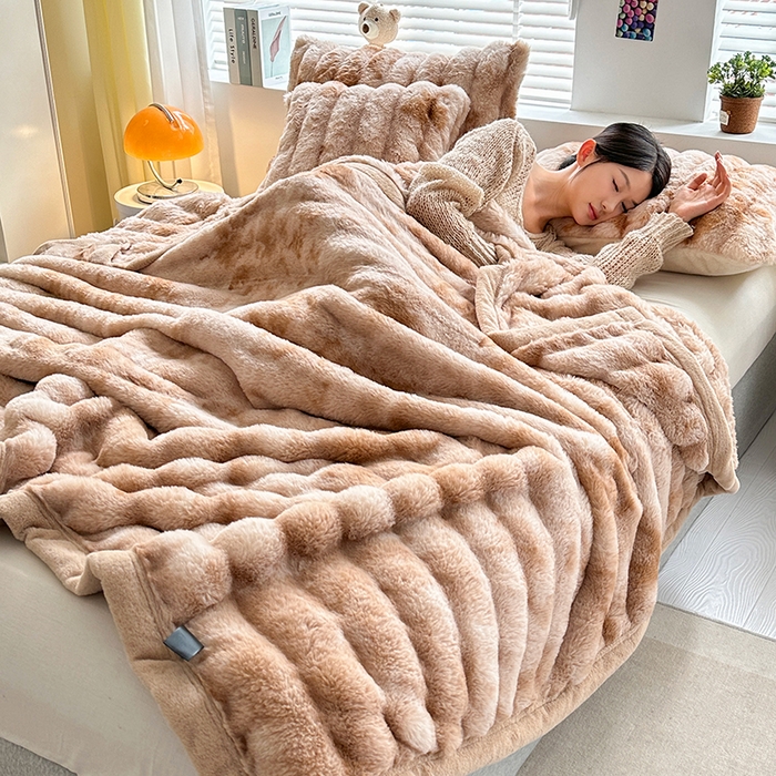 91家纺网 家纺一手货源 找家纺 栩裕纺织 2025新款双面波斯绒罗马柱毛毯 炫彩咖